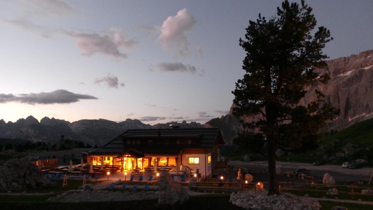 Passo Sella Dolomiti Mountain Resort Selva di Val Gardena Bagian luar foto