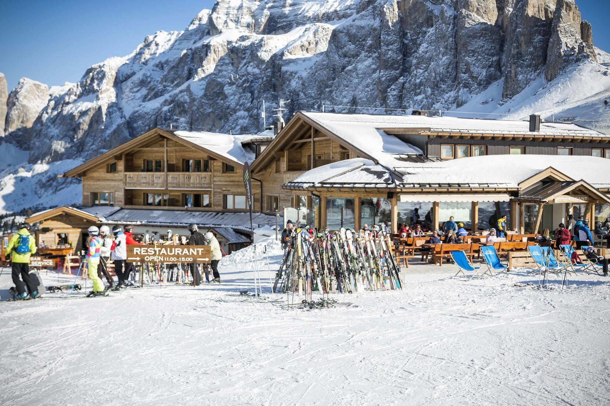 Passo Sella Dolomiti Mountain Resort Selva di Val Gardena Bagian luar foto